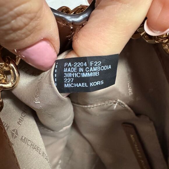 Michael Kors Samira Medium Chain Bucket Messenger Bag - Picture 6 of 9